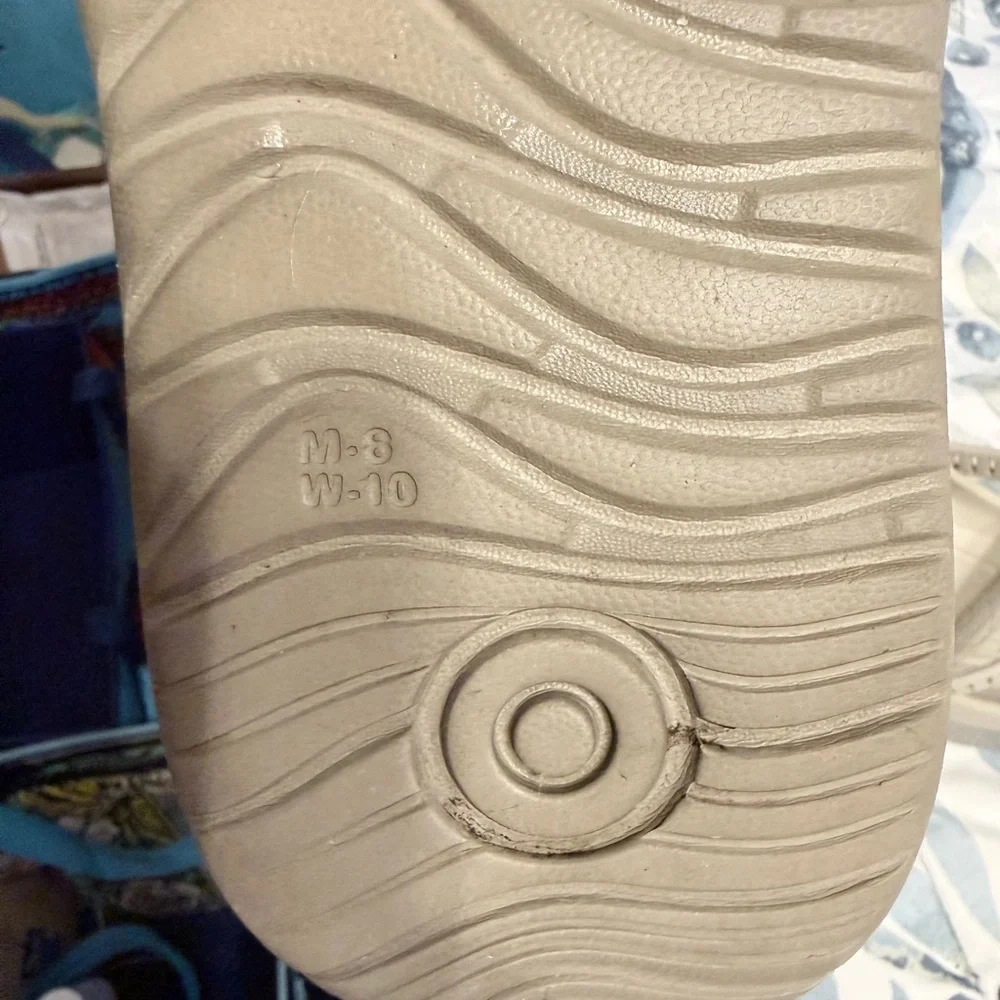BOGS Beige Slip-On Clogs Unisex